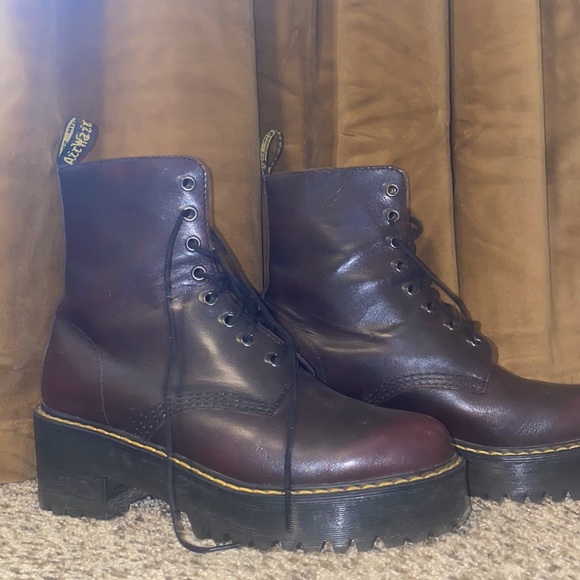 Dr. Martens Shoes - Doc martians.